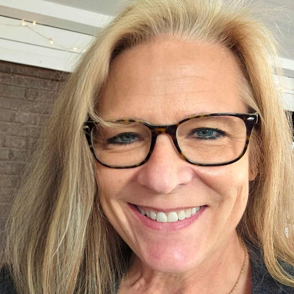 Meet your Posher, Denise